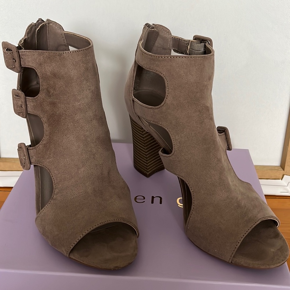 Madden Girl Sandal